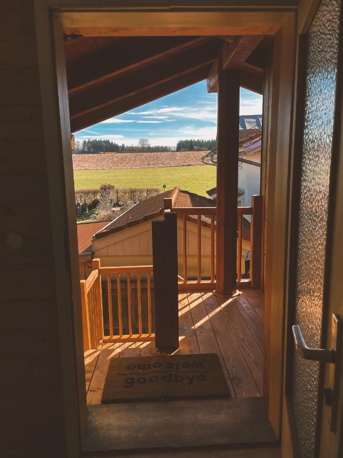 Naturnahes Familienchalet Mit Garten - Wifi - Netflix - Nur 15 Minuten Vom Chiemsee Und 35 Minuten Von Muenchen Entfernt Vogtareuth Экстерьер фото